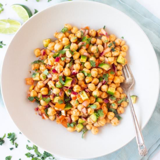 Healthy Chickpea Salad - Recipe photo by pipingpotcurry