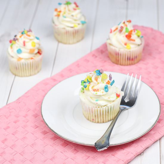 Fruity Pebbles Cupcakes Recipe - Recipe photo by Everything Pretty
