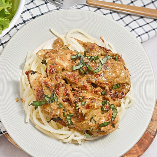KETO MARRY ME CHICKEN - Recipe photo by Stylish Cravings