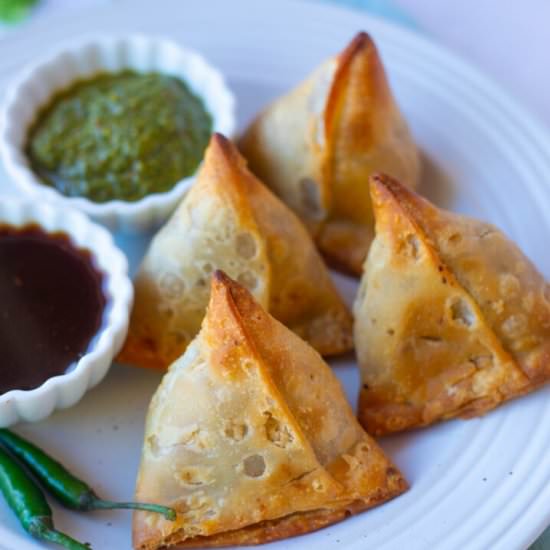 Air Fryer Frozen Samosa - Recipe photo by pipingpotcurry