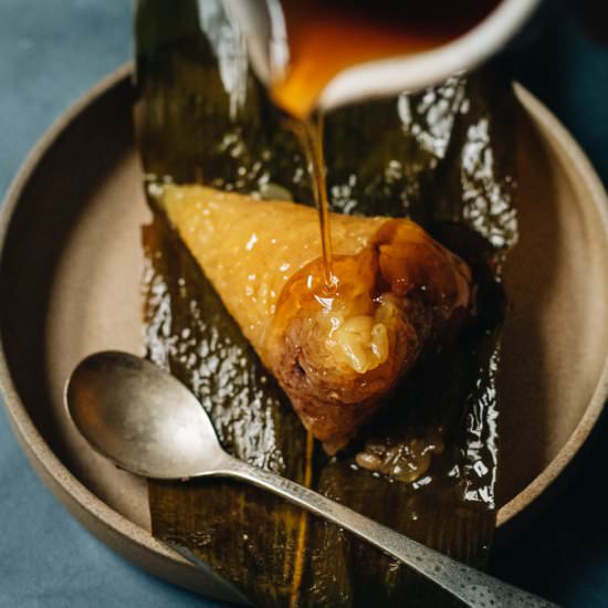 Alkaline Dumplings (碱水粽子) - Recipe photo by omnivorescookbook