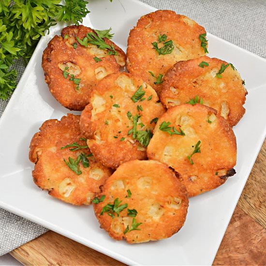 KETO PARMESAN PUFFS - Recipe photo by Stylish Cravings