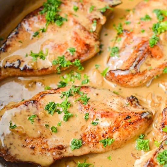 One Pan Creamy Garlic Chicken - Recipe photo by dashfordinner