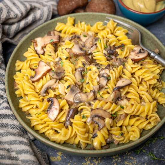 Easy Vegan Mushroom Stroganoff - Recipe photo by vegancocotte