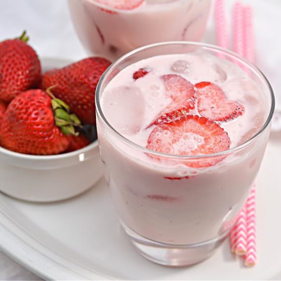 KETO PINK DRINK - Recipe photo by Stylish Cravings