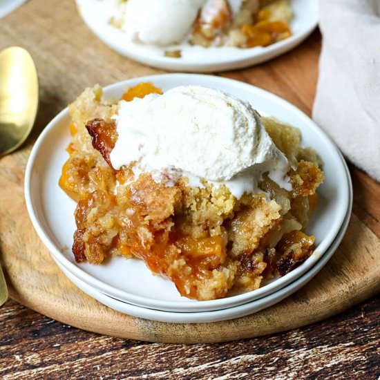 Best Crock Pot Peach Cobbler - Recipe photo by Suburban Simplicity