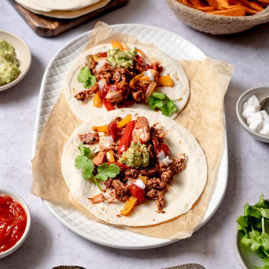 Smoky Jackfruit Fajitas - Recipe photo by veganpunks