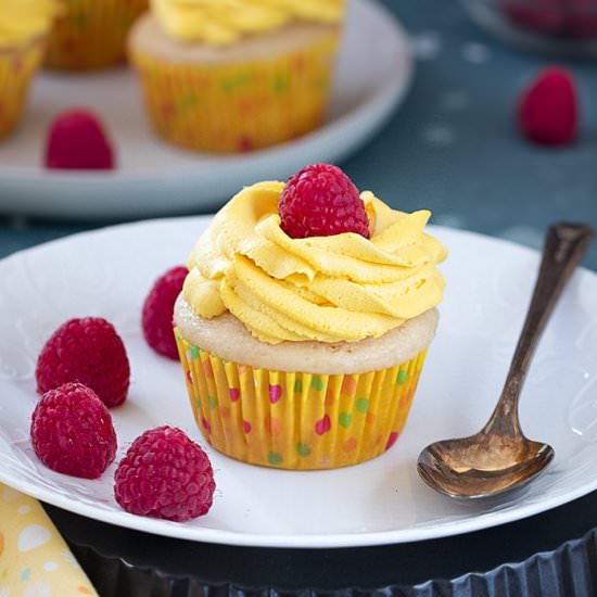 Eggless Vanilla Cupcakes - Recipe photo by ruchiskitchen