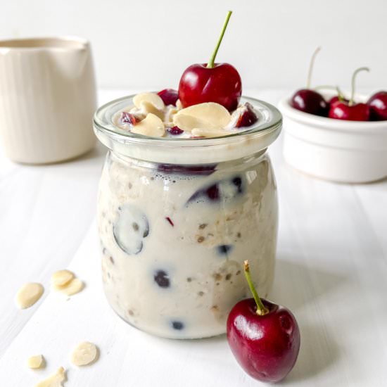 Cherry overnight oats - Recipe photo by Low Histamine Kitchen