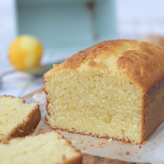Lemoncake with whipped cream - Recipe photo by zoethoudertje