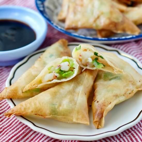 Crispy Shrimp Triangle Spring Rolls - Recipe photo by karenskitchenstories