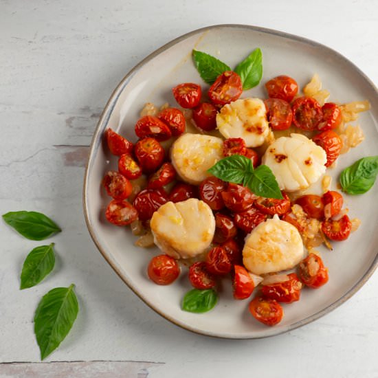Seared Scallops with Cherry Tomato - Recipe photo by Framed Cooks
