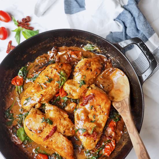One Pan Creamy Tuscan Chicken - Recipe photo by thefreshcooky