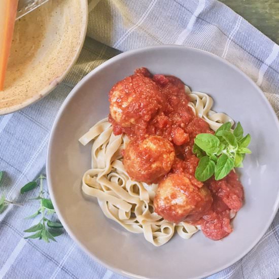 Slow Cooker Turkey Meatballs - Recipe photo by the good eats co