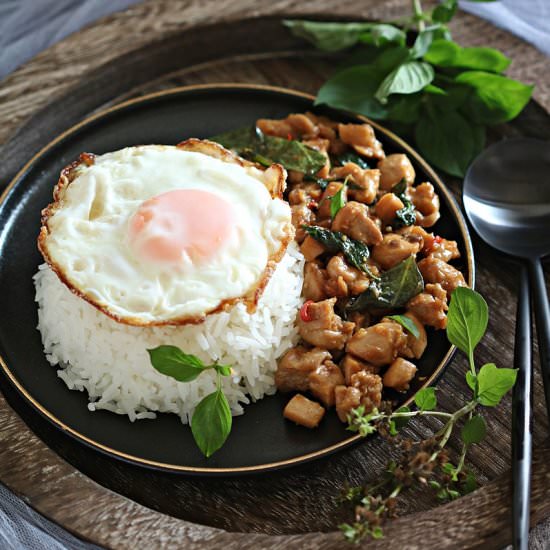 Thai Basil Chicken - Recipe photo by Anncoo