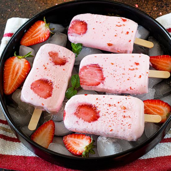 Creamy Strawberry Popsicle - Recipe photo by ruchiskitchen