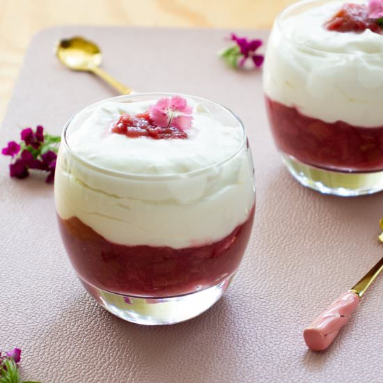 Rhubarb syllabub - Recipe photo by mecooks.com