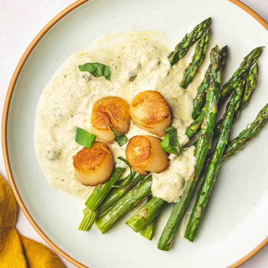 Scallops with Pesto Cream - Recipe photo by bellyfull