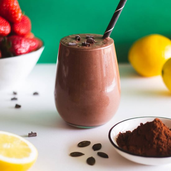Banana Strawberry Chocolate Smoothi - Recipe photo by Ourplantbasedworld