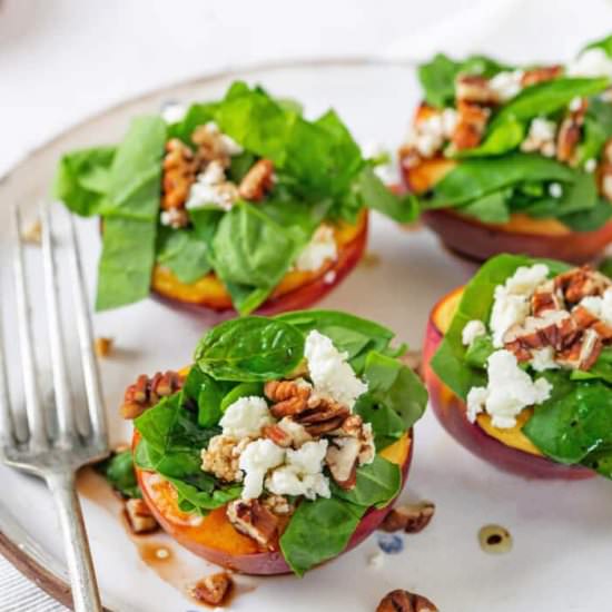 Baked Nectarine Salad with Greens - Recipe photo by allweeat