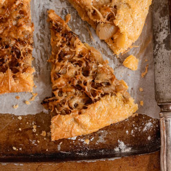 Cheese and onion galette - Recipe photo by vanillafrost4