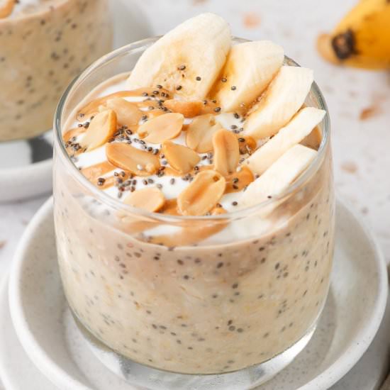 Peanut Butter Banana Overnight Oats - Recipe photo by itsnotcomplicatedrecipes