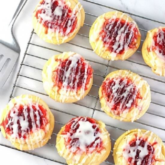 strawberry cream cheese danish - Recipe photo by nowcookthis