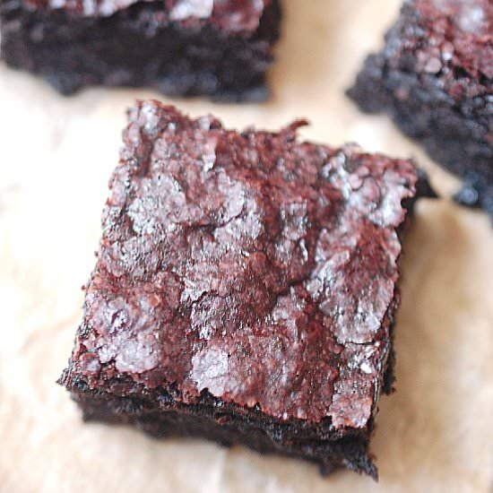 Thick cocoa brownies - Recipe photo by evabakes