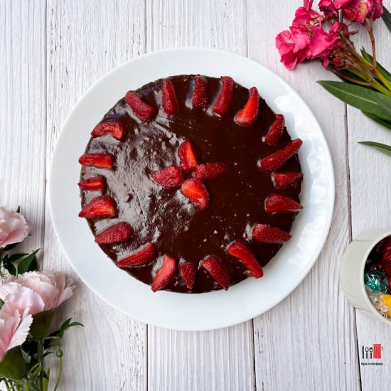 EGGLESS CHOCOLATE STRAWBERRY CAKE R - Recipe photo by Tips N Recipes