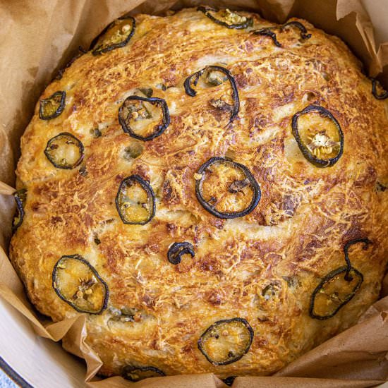 Jalapeno Cheddar Dutch Oven Bread - Recipe photo by ChiliPepperMadness