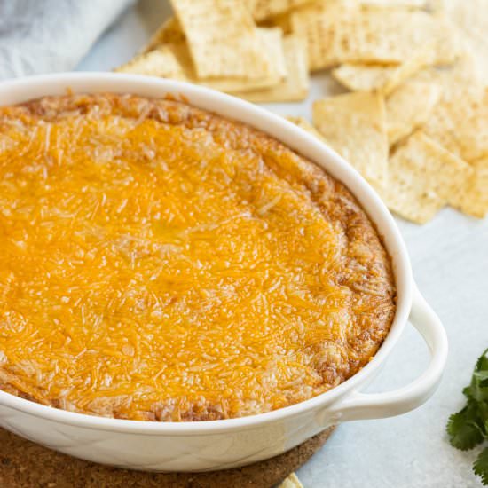 Cheesy Refried Bean Dip - Recipe photo by MaesMenu
