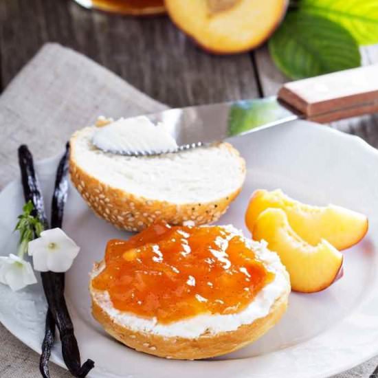 Peach Vanilla Bean Jam (Low Sugar) - Recipe photo by Everything Pretty