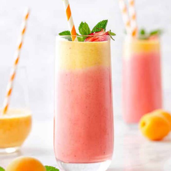 Apricot Strawberry Smoothie - Recipe photo by allweeat