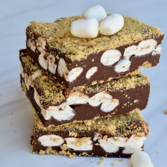 S'mores Fudge - Recipe photo by thisdelicioushouse