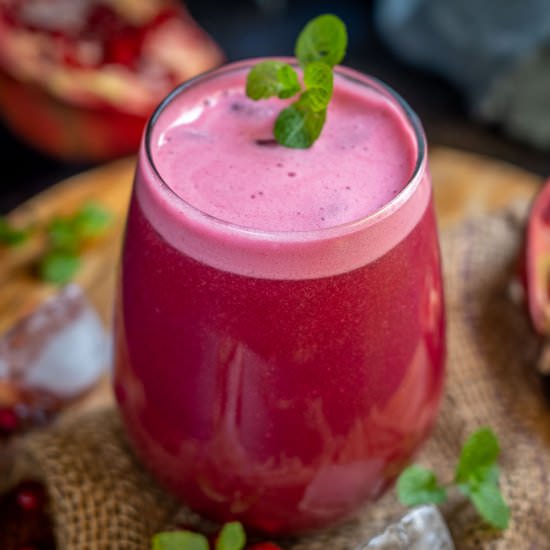 Pomegranate Juice - Recipe photo by Whiskaffair