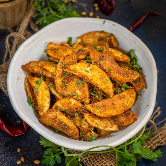 Karare Aloo - Recipe photo by Whiskaffair