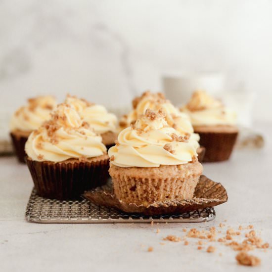 Apple crumble cupcakes - Recipe photo by vanillafrost4