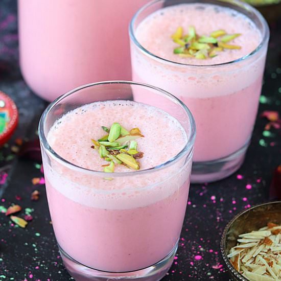 Gulkand Strawberry Milkshake - Recipe photo by ruchiskitchen
