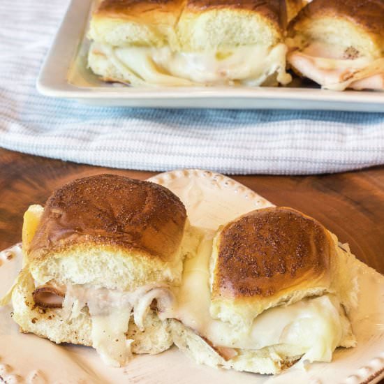 Turkey Sliders on Hawaiian Rolls - Recipe photo by tamararay