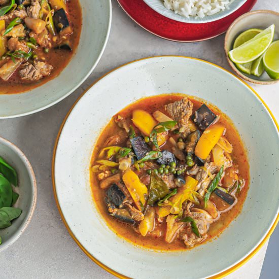Pork Pineapple Jungle Curry - Recipe photo by Flaevor