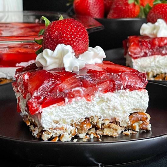 Strawberry Pretzel Salad - Recipe photo by dontsweattherecipe