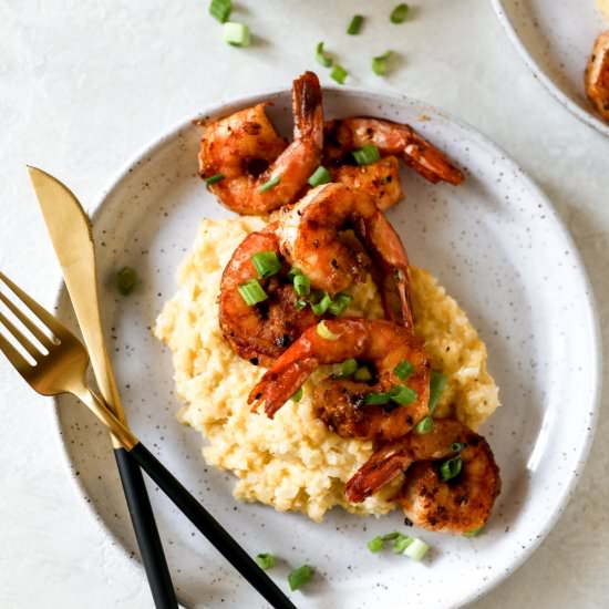 Shrimp and Cheesy Cauliflower Grits - Recipe photo by farmflavor