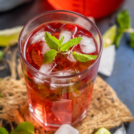 Sumac Tea - Recipe photo by Whiskaffair
