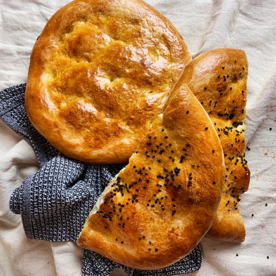 Flat turkish bread ekmek - Recipe photo by hornoMX