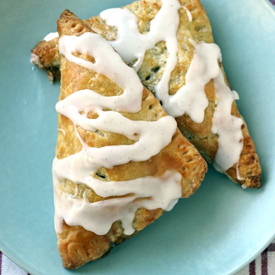 The best peach hand pies - Recipe photo by Food Gal