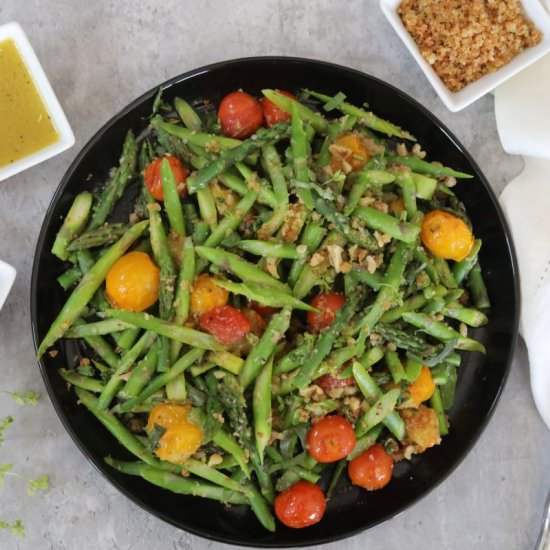 Asparagus Salad with Tomatoes - Recipe photo by Man Meets Oven