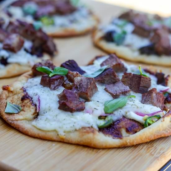 15-Minute Smoked Pizza - Recipe photo by HIldaskitchenblog