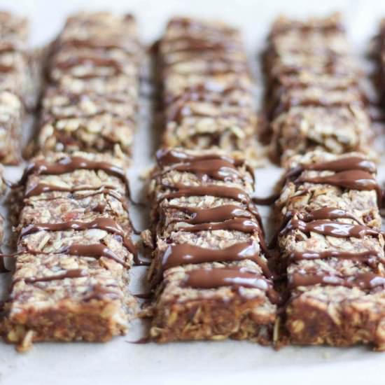 Almond Butter Date Granola Bars - Recipe photo by theconscientiouseater