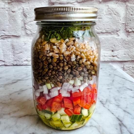 High-Protein Vegan Lentil Salad Jar - Recipe photo by Nisha Melvani