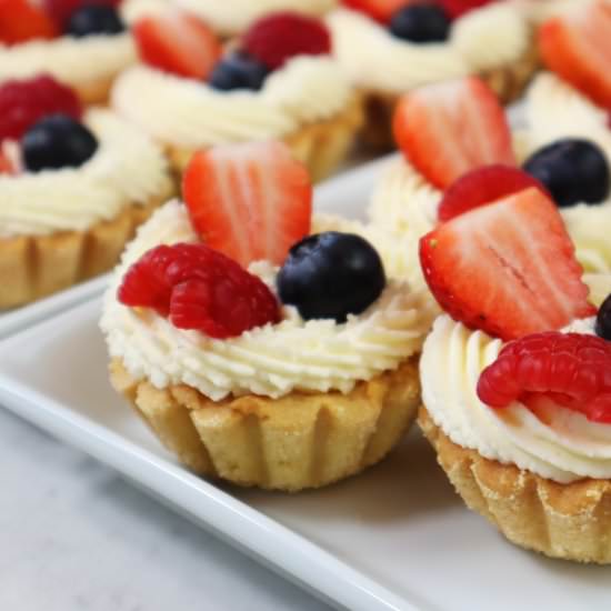 Vanilla and berry tartlets - Recipe photo by HubbyInTheKitchen